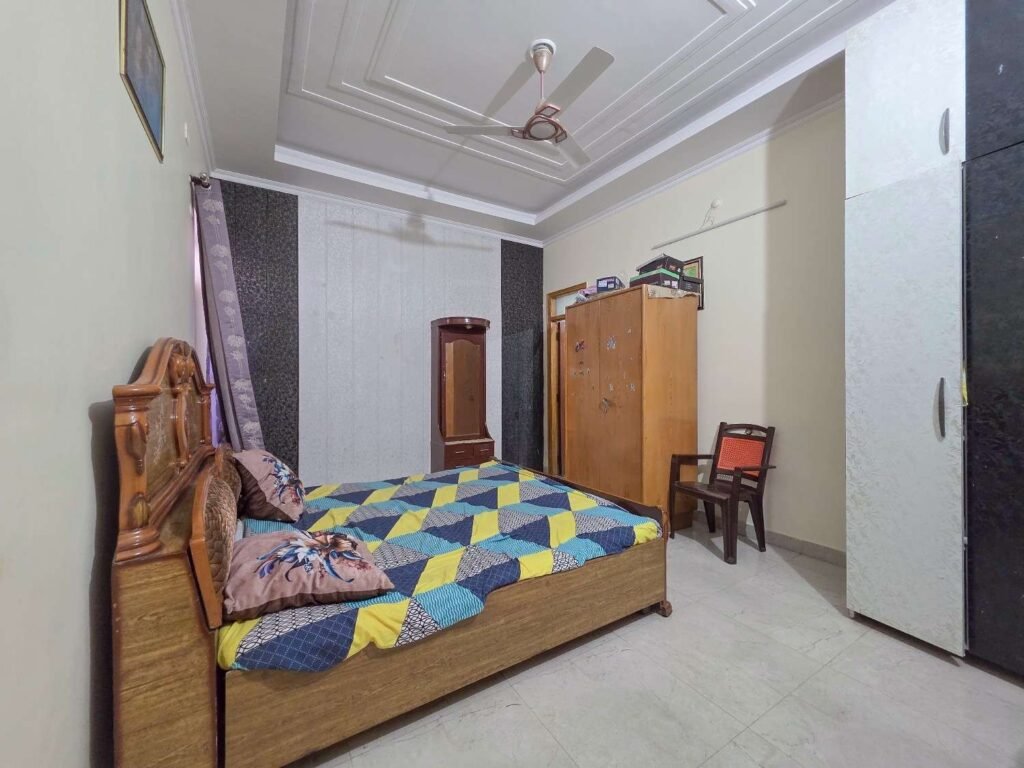 builder floor in kishanpur canal road